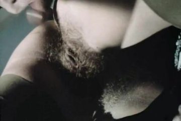 Kinky stel word een kledingwinkel uitgestuurd om porno